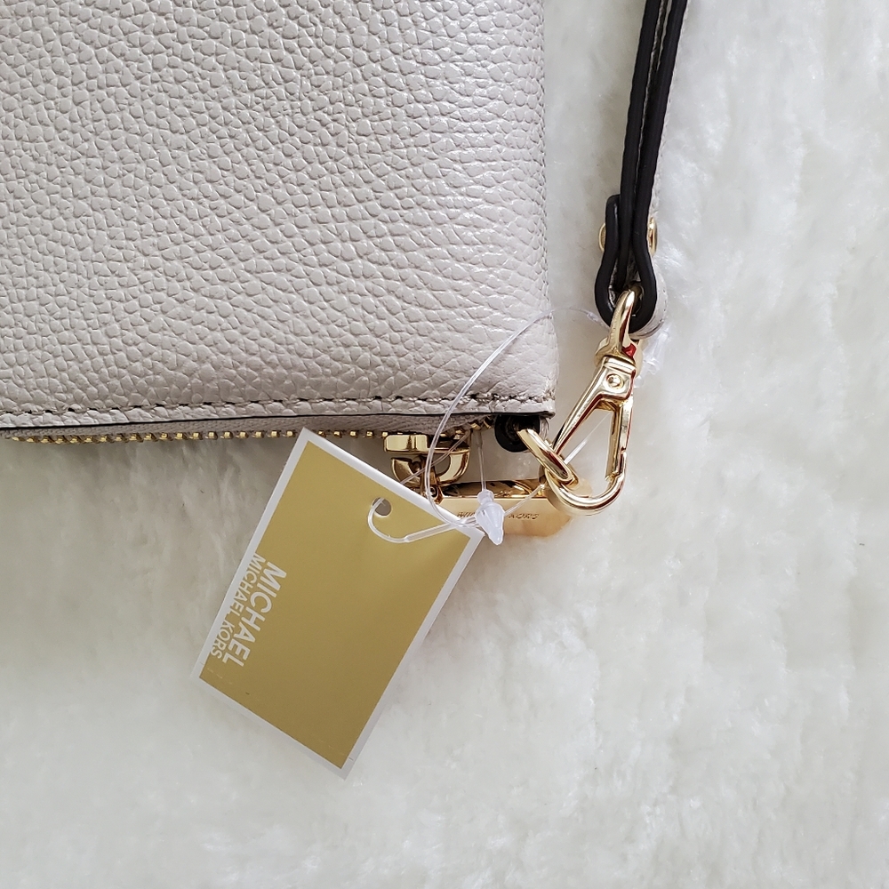 ♥️Beautiful♥️MICHAEL KORS WALLET/PHONE CASE - Picture 3 of 15